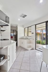 WEB 43 Burnside Way Waikiki 03