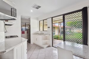 WEB 43 Burnside Way Waikiki 04